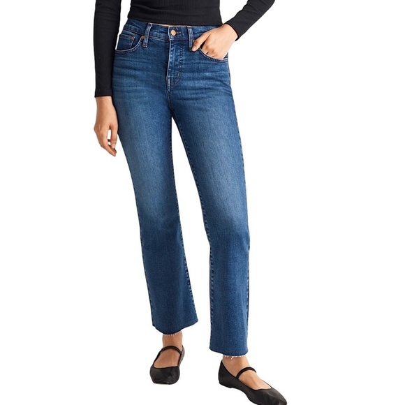 MADEWELL Midrise Kick Out Jeans Fray Hem Blue Denim Brinton Wash NM242 - Picture 1 of 12